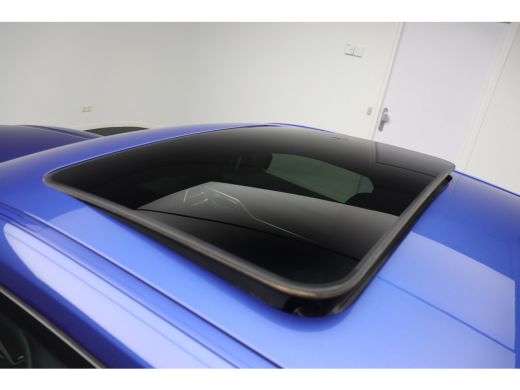 BMW i4 eDrive35 M Sport / Schuif-kanteldak / Trekhaak / Achteruitrijcamera / Stoelverwarming / Widescree... ActivLease financial lease