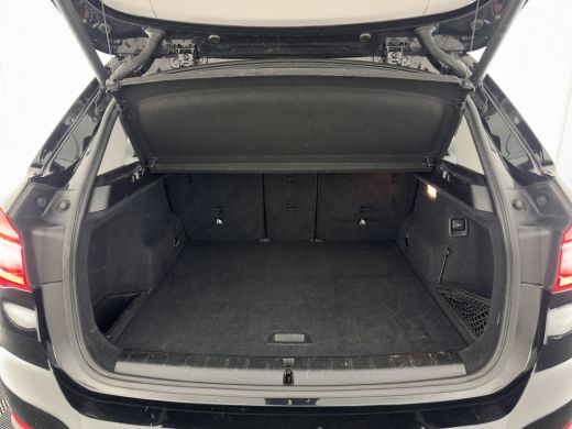 BMW X1 sDrive20i Executive (INCL-BTW) Aut. *LED-LIGHTS | NAVI-FULLMAP | COMFORT-SEATS | ECC | PDC | CRUI... ActivLease financial lease