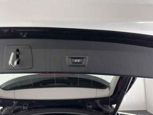 BMW X1 sDrive20i Executive (INCL-BTW) Aut. *LED-LIGHTS | NAVI-FULLMAP | COMFORT-SEATS | ECC | PDC | CRUI... ActivLease financial lease