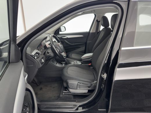 BMW X1 sDrive20i Executive (INCL-BTW) Aut. *LED-LIGHTS | NAVI-FULLMAP | COMFORT-SEATS | ECC | PDC | CRUI... ActivLease financial lease