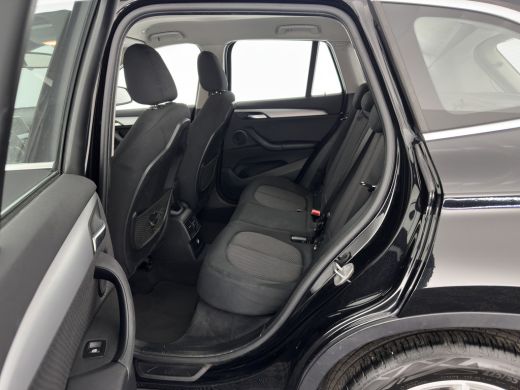 BMW X1 sDrive20i Executive (INCL-BTW) Aut. *LED-LIGHTS | NAVI-FULLMAP | COMFORT-SEATS | ECC | PDC | CRUI... ActivLease financial lease