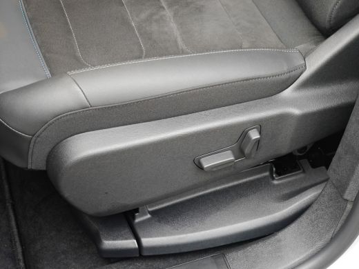 Citroën C5 Aircross 1.2 Hybrid 136 Max | Achterstoelen drie | Achteruitrijcamera | Airco (automatisch) ActivLease financial lease