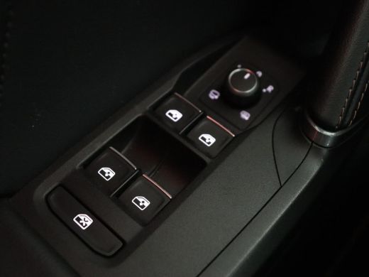 CUPRA Formentor 1.4 e-Hybrid VZ | 245pk | Stoelverwarming | Carplay | Camera | Adaptive cruise | Navigatie | Keyl... ActivLease financial lease