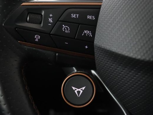 CUPRA Formentor 1.4 e-Hybrid VZ | 245pk | Stoelverwarming | Carplay | Camera | Adaptive cruise | Navigatie | Keyl... ActivLease financial lease