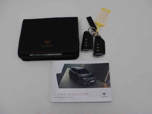 CUPRA Formentor 1.4 e-Hybrid VZ | 245pk | Stoelverwarming | Carplay | Camera | Adaptive cruise | Navigatie | Keyl... ActivLease financial lease