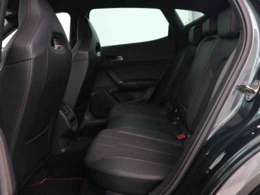 CUPRA Formentor 1.4 e-Hybrid VZ | 245pk | Stoelverwarming | Carplay | Camera | Adaptive cruise | Navigatie | Keyl... ActivLease financial lease