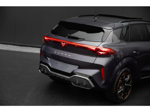 CUPRA Terramar 1.5 TSI e-Hybrid VZ Performance | 272 pk | Leder interieur | Panoramadak | Head-up | 20" inch | R... ActivLease financial lease