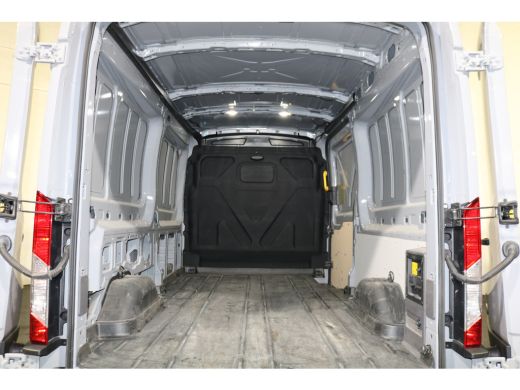 Ford E-Transit 350 L3 H2 Trend 68 kWh Navigatie Adapt. Cruise 360 Camera ActivLease financial lease