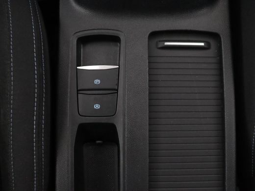 Ford Focus 1.0 EcoBoost Active | Panoramadak | Trekhaak | Stoel & stuurverwarming | B&O Sound | Carplay | Na... ActivLease financial lease