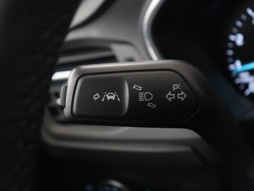 Ford Focus 1.0 EcoBoost Active | Panoramadak | Trekhaak | Stoel & stuurverwarming | B&O Sound | Carplay | Na... ActivLease financial lease