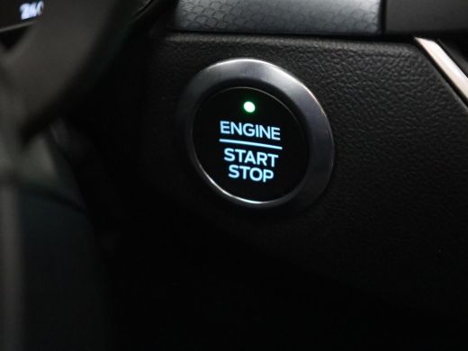 Ford Focus 1.0 EcoBoost Active | Panoramadak | Trekhaak | Stoel & stuurverwarming | B&O Sound | Carplay | Na... ActivLease financial lease