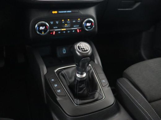 Ford Focus 1.0 EcoBoost Active | Panoramadak | Trekhaak | Stoel & stuurverwarming | B&O Sound | Carplay | Na... ActivLease financial lease