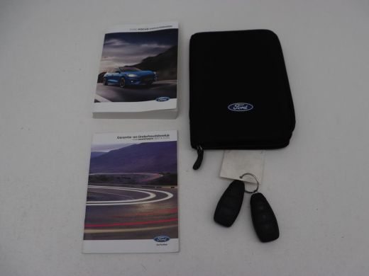 Ford Focus 1.0 EcoBoost Active | Panoramadak | Trekhaak | Stoel & stuurverwarming | B&O Sound | Carplay | Na... ActivLease financial lease