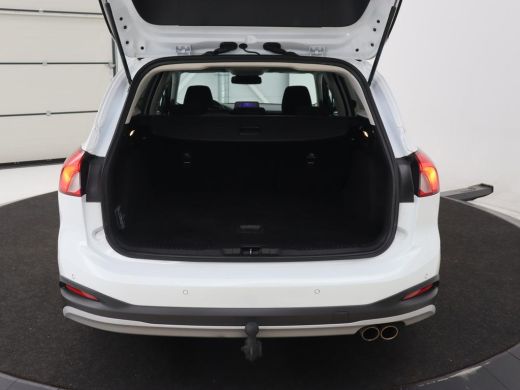 Ford Focus 1.0 EcoBoost Active | Panoramadak | Trekhaak | Stoel & stuurverwarming | B&O Sound | Carplay | Na... ActivLease financial lease