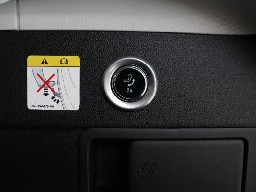 Ford Focus 1.0 EcoBoost Active | Panoramadak | Trekhaak | Stoel & stuurverwarming | B&O Sound | Carplay | Na... ActivLease financial lease