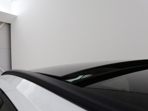 Ford Focus 1.0 EcoBoost Active | Panoramadak | Trekhaak | Stoel & stuurverwarming | B&O Sound | Carplay | Na... ActivLease financial lease