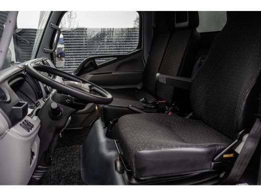 FUSO Canter 3C15 | Bakwagen met laadklep | Automaat | 1000KG Laadklep | Airco ActivLease financial lease