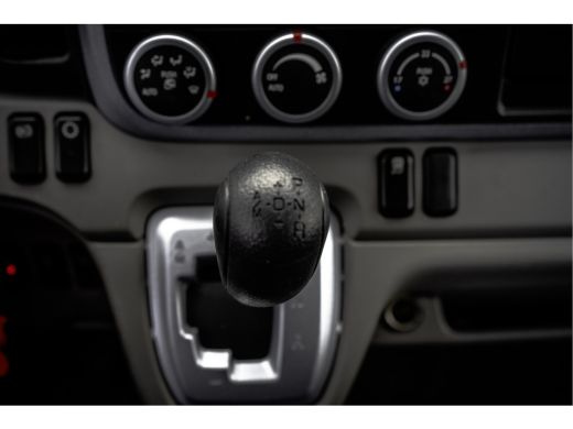 FUSO Canter 3C15 | Bakwagen met laadklep | Automaat | 1000KG Laadklep | Airco ActivLease financial lease