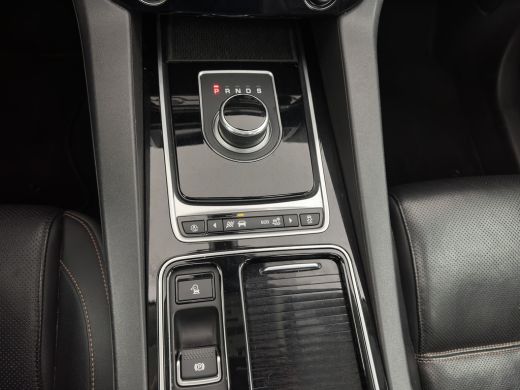 Jaguar F-PACE 2.0 Portfolio Black-line AWD 25d (INCL-BTW) Aut. *PANO | HEAD-UP | LUXURY-LEATHER | BLIND-SPOT | ... ActivLease financial lease