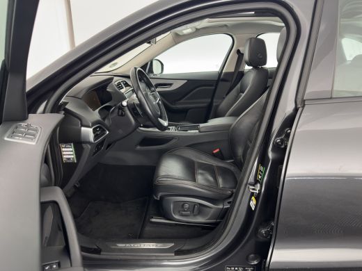 Jaguar F-PACE 2.0 Portfolio Black-line AWD 25d (INCL-BTW) Aut. *PANO | HEAD-UP | LUXURY-LEATHER | BLIND-SPOT | ... ActivLease financial lease