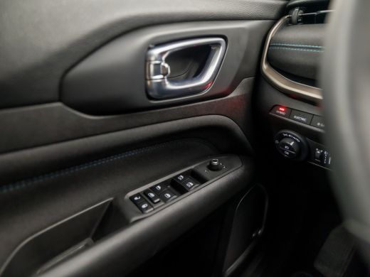 Jeep Compass 4xe 240 Plug-in Hybrid Electric Upland 240Pk Automaat (VIRTUAL COCKPIT, APPLE CARPLAY, ALPINE AUD... ActivLease financial lease