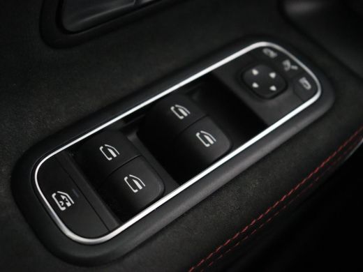 Mercedes-Benz A-Klasse 250e AMG Limited | Carplay | Stoelverwarming | Leder/Alcantara | Widescreen | Sfeerverlichting | ... ActivLease financial lease