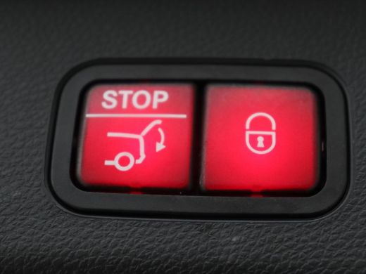 Mercedes-Benz C-Klasse 300e AMG Night | Stoelverwarming | Carplay | Leder/Alcantara | Camera | Navigatie | Park Assist |... ActivLease financial lease