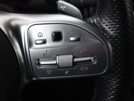 Mercedes-Benz C-Klasse 300e AMG Night | Stoelverwarming | Carplay | Leder/Alcantara | Camera | Navigatie | Park Assist |... ActivLease financial lease