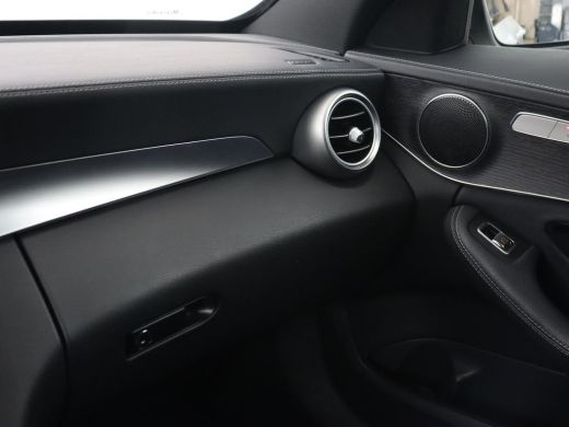 Mercedes-Benz C-Klasse 300e AMG Night | Stoelverwarming | Carplay | Leder/Alcantara | Camera | Navigatie | Park Assist |... ActivLease financial lease