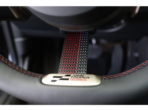 Mini 5-Deurs Cooper S Automaat / John Cooper Works / Pakket XL / 18" JCW Lap Spoke 2-tone ActivLease financial lease