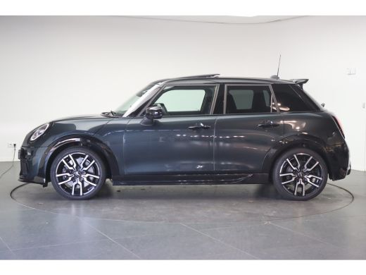 Mini 5-Deurs Cooper S Automaat / John Cooper Works / Pakket XL / 18" JCW Lap Spoke 2-tone ActivLease financial lease