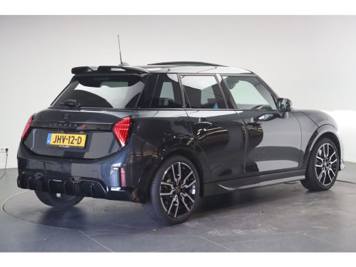 Mini 5-Deurs Cooper S Automaat / John Cooper Works / Pakket XL / 18" JCW Lap Spoke 2-tone ActivLease financial lease