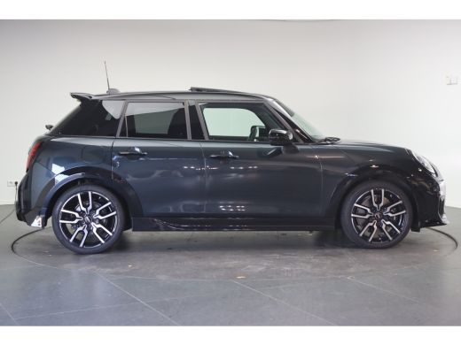 Mini 5-Deurs Cooper S Automaat / John Cooper Works / Pakket XL / 18" JCW Lap Spoke 2-tone ActivLease financial lease