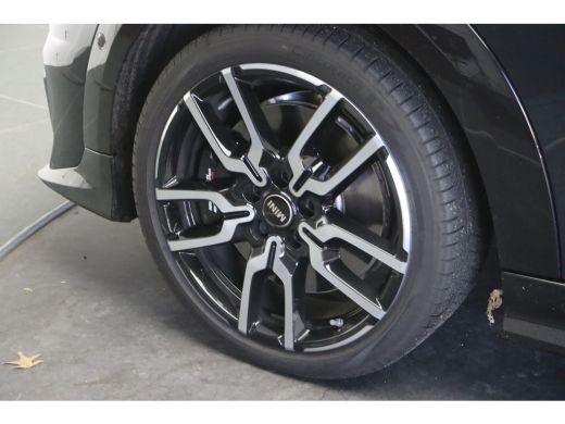 Mini 5-Deurs Cooper S Automaat / John Cooper Works / Pakket XL / 18" JCW Lap Spoke 2-tone ActivLease financial lease