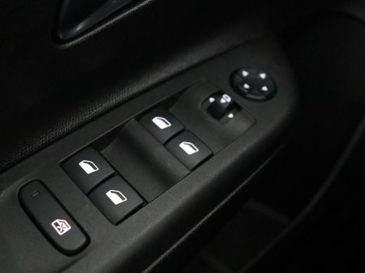 Opel Corsa-e Elegance 50 kWh | Stoelverwarming | Carplay | Navigatie | Stuurverwarming | Parkeerhulp | Climate... ActivLease financial lease