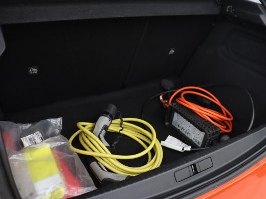 Opel Corsa-e Elegance 50 kWh | Stoelverwarming | Carplay | Navigatie | Stuurverwarming | Parkeerhulp | Climate... ActivLease financial lease