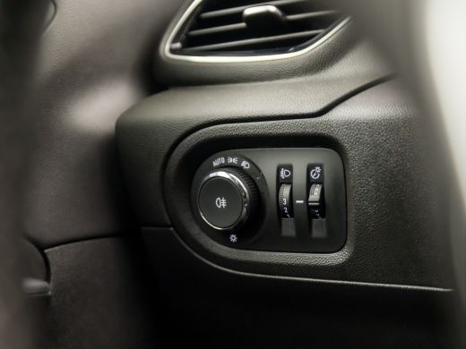 Opel Grandland X 1.2 Turbo Sport Automaat (APPLE CARPLAY, GROOT NAVI, LM VELGEN, SPORTSTOELEN, CRUISE, PARKEERSENS... ActivLease financial lease