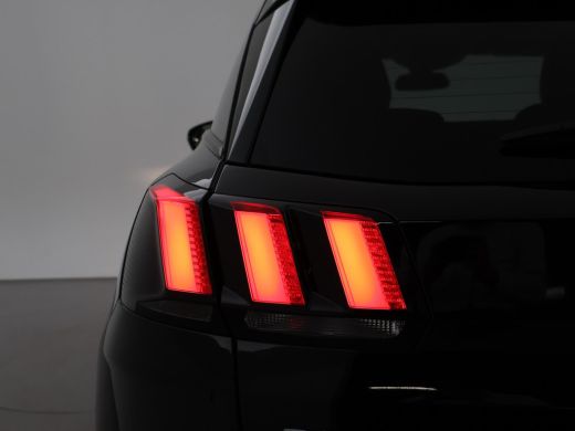 Peugeot 3008 1.2 130 PK AUTOMAAT ALLURE + 19 INCH | CARPLAY | SFEERVERLICHTING ActivLease financial lease