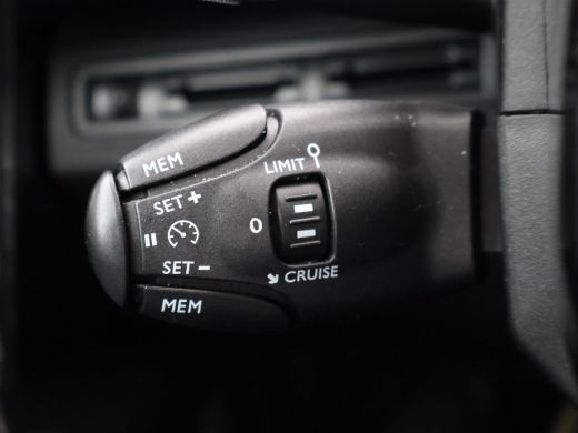 Peugeot 3008 1.2 130 PK AUTOMAAT ALLURE + 19 INCH | CARPLAY | SFEERVERLICHTING ActivLease financial lease