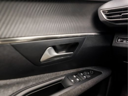 Peugeot 3008 1.2 PureTech Sport Automaat (APPLE CARPLAY, GROOT NAVI, 360 CAMERA, SPORTSTOELEN, LANE ASSIST, CR... ActivLease financial lease