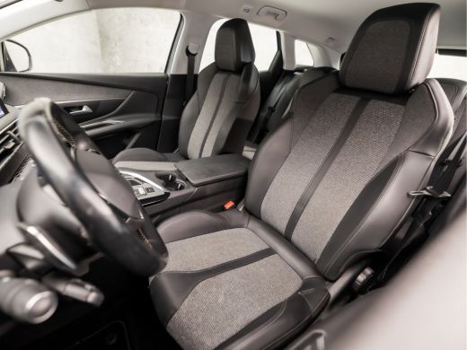 Peugeot 3008 1.2 PureTech Sport Automaat (APPLE CARPLAY, GROOT NAVI, LEDER, STOELVERWARMING, SPORTSTOELEN, LED... ActivLease financial lease