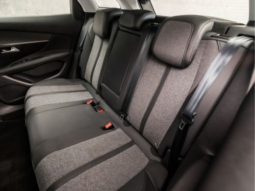 Peugeot 3008 1.2 PureTech Sport Automaat (APPLE CARPLAY, GROOT NAVI, LEDER, STOELVERWARMING, SPORTSTOELEN, LED... ActivLease financial lease