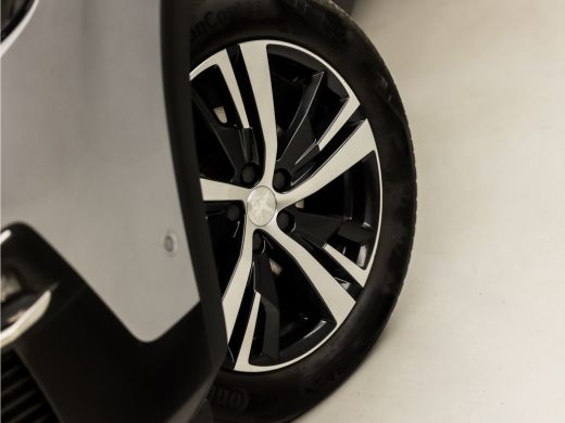 Peugeot 3008 1.2 PureTech Sport Automaat (APPLE CARPLAY, GROOT NAVI, LEDER, STOELVERWARMING, SPORTSTOELEN, LED... ActivLease financial lease