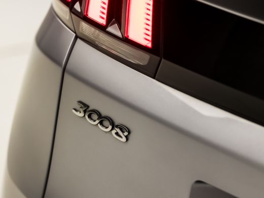 Peugeot 3008 1.2 PureTech Sport Automaat (APPLE CARPLAY, GROOT NAVI, LEDER, STOELVERWARMING, SPORTSTOELEN, LED... ActivLease financial lease
