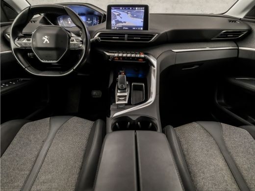 Peugeot 3008 1.2 PureTech Sport Automaat (APPLE CARPLAY, GROOT NAVI, LEDER, STOELVERWARMING, SPORTSTOELEN, LED... ActivLease financial lease