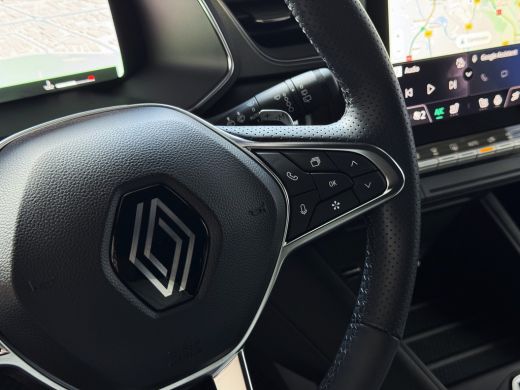 Renault Captur 1.3 160 PK TECHNO BI-TONE CAMERA 18''LMV STOEL/STUUR .VERW PURE VISION LED 10'' R-LINK NAVI EDC-a... ActivLease financial lease