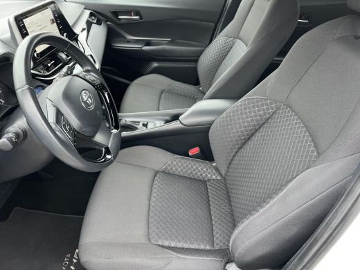 Toyota C-HR 1.8 Hybrid Active | Keyless entry | Carplay | Parkeercamera | Dealeronderhouden | ActivLease financial lease