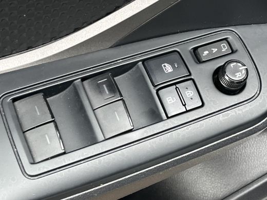 Toyota C-HR 1.8 Hybrid Active | Keyless entry | Carplay | Parkeercamera | Dealeronderhouden | ActivLease financial lease