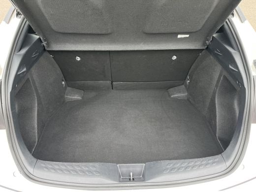 Toyota C-HR 1.8 Hybrid Active | Keyless entry | Carplay | Parkeercamera | Dealeronderhouden | ActivLease financial lease