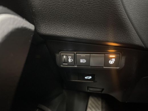 Toyota Corolla Cross Hybrid 140 Dynamic ActivLease financial lease